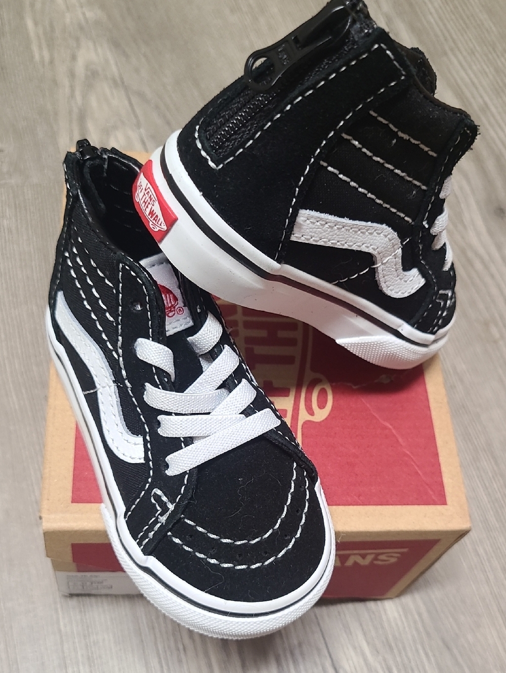 NEW Vans Baby/Toddler Size 5 Sk8-Hi Zip Black with White Accents Sneakers